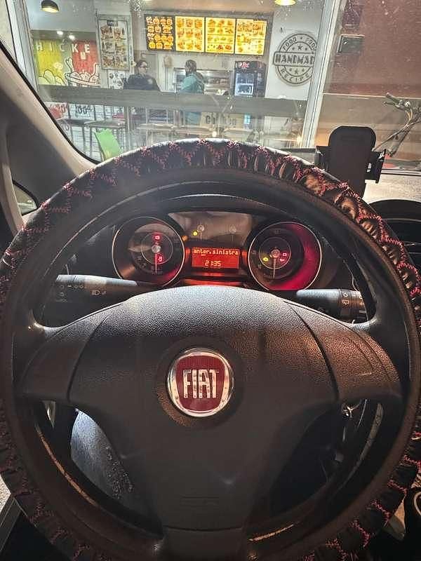 Usata Fiat Grande Punto Active 75 CV (55 kW) 2014 Utilitaria