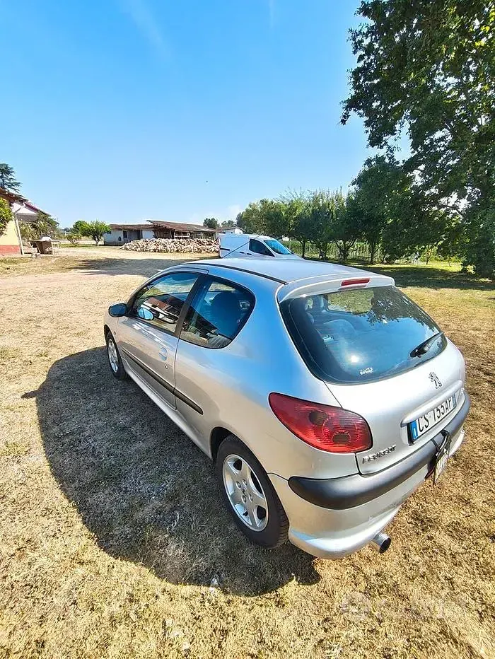 Usata Peugeot 206 68 CV (50 kW) 2004 Grigio Berlina