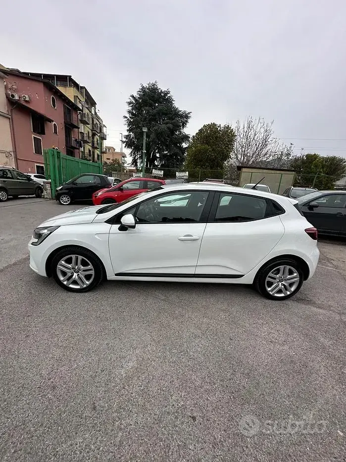 Usata Renault Clio V Intens 86 CV (63 kW) 2021 Bianco Berlina