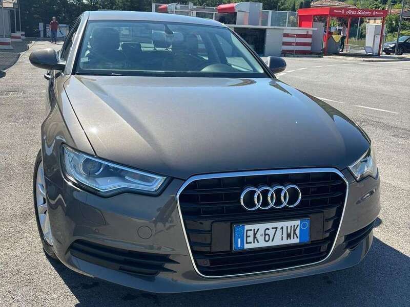 Grigio Usata 2012 Audi A6 Tre volumi | 16.000 € (Buon prezzo) - Immagine 1/4