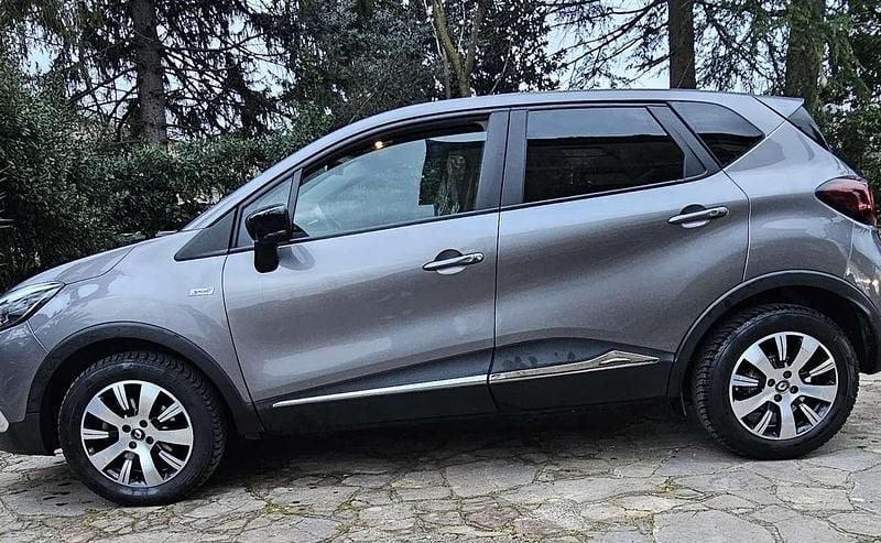 Usata Renault Captur 95 CV (69 kW) 2019 Grigio SUV