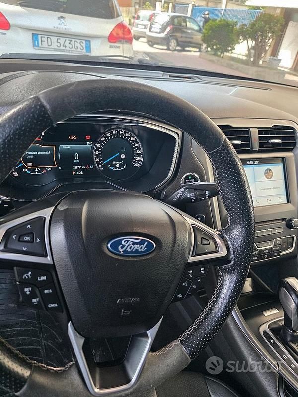 Usata Ford Mondeo 150 CV (110 kW) 2017 Grigio Berlina