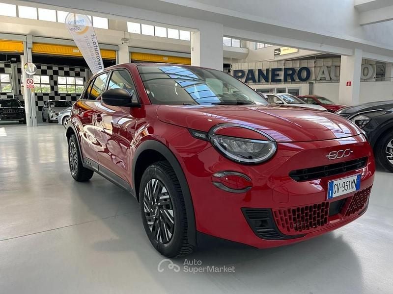 Usata Fiat 600 101 CV (74 kW) 2024 Rosso SUV