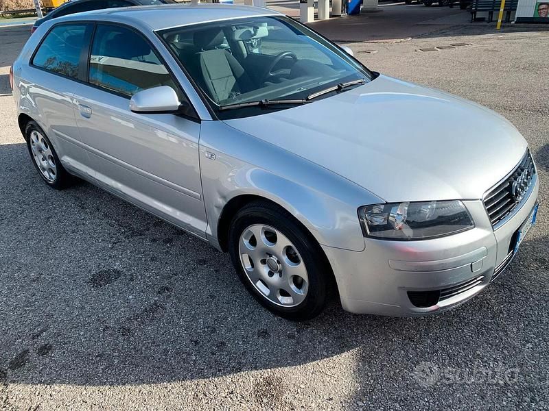 Usata Audi A3 Attraction 102 CV (75 kW) 2003 Grigio Utilitaria