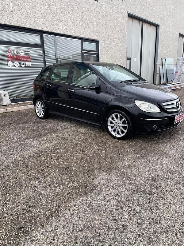 Usata Mercedes B180 108 CV (79 kW) 2006 Nero Monovolume