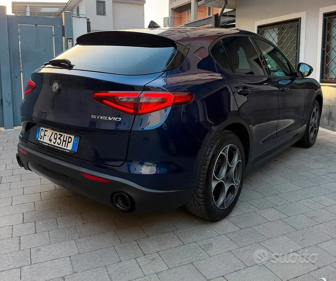 Usata Alfa Romeo Stelvio 190 CV (139 kW) 2021 Bluazzurro SUV