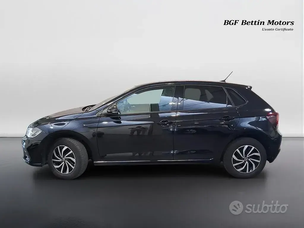 Usata VW Polo Life 95 CV (69 kW) 2023 Nero Utilitaria