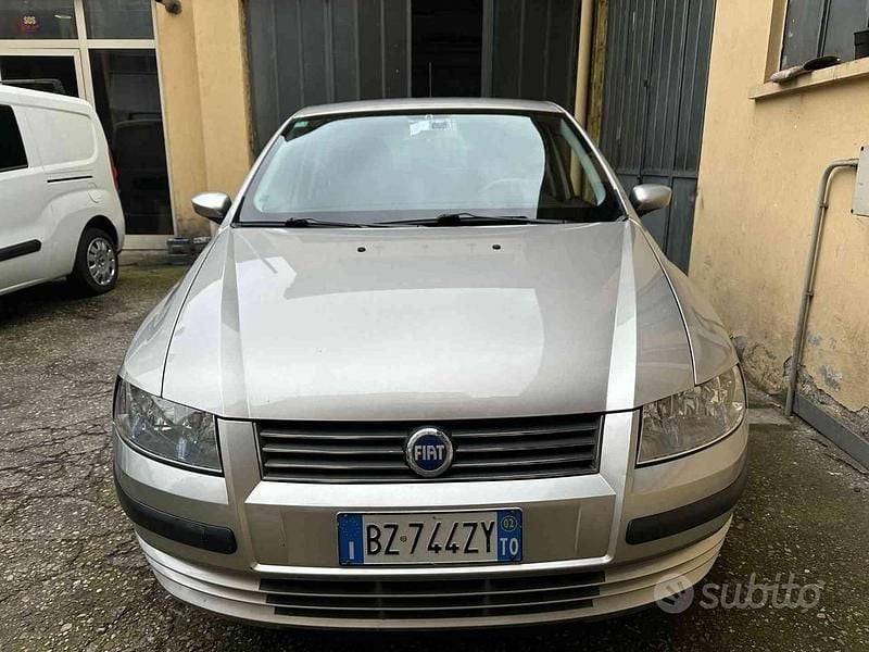 Usata Fiat Stilo Dynamic 105 CV (77 kW) 2002 Grigio Berlina