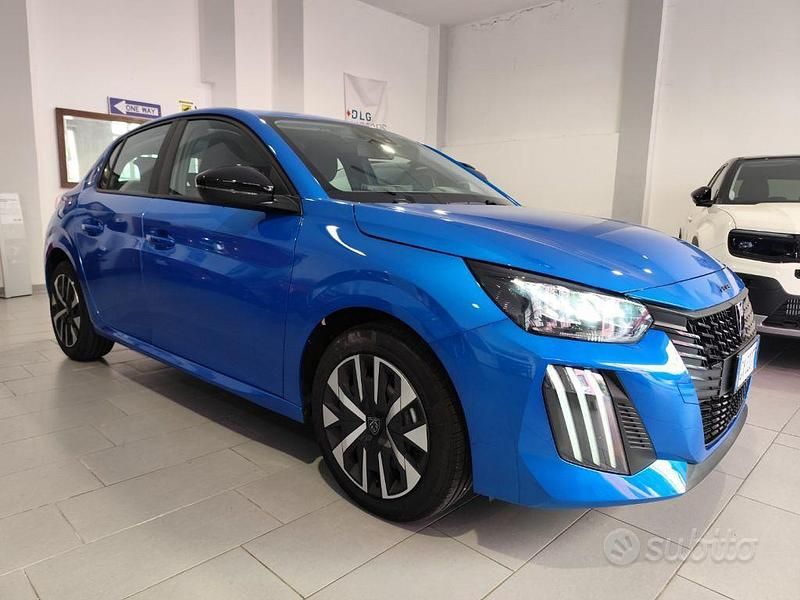 Usata Peugeot 208 Active 75 CV (55 kW) 2025 Blu Utilitaria