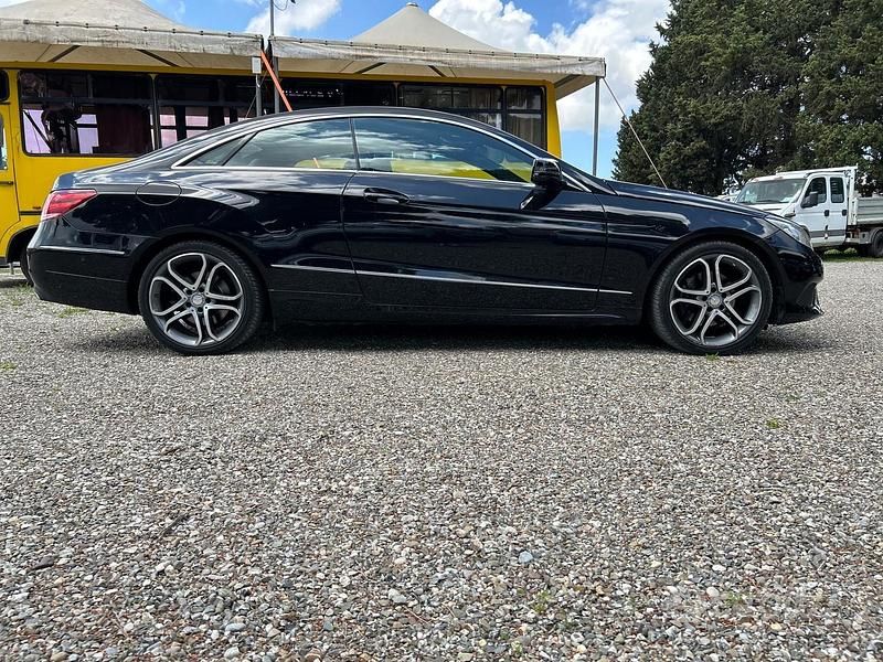 Usata Mercedes E220 170 CV (125 kW) 2016 Nero Coupé