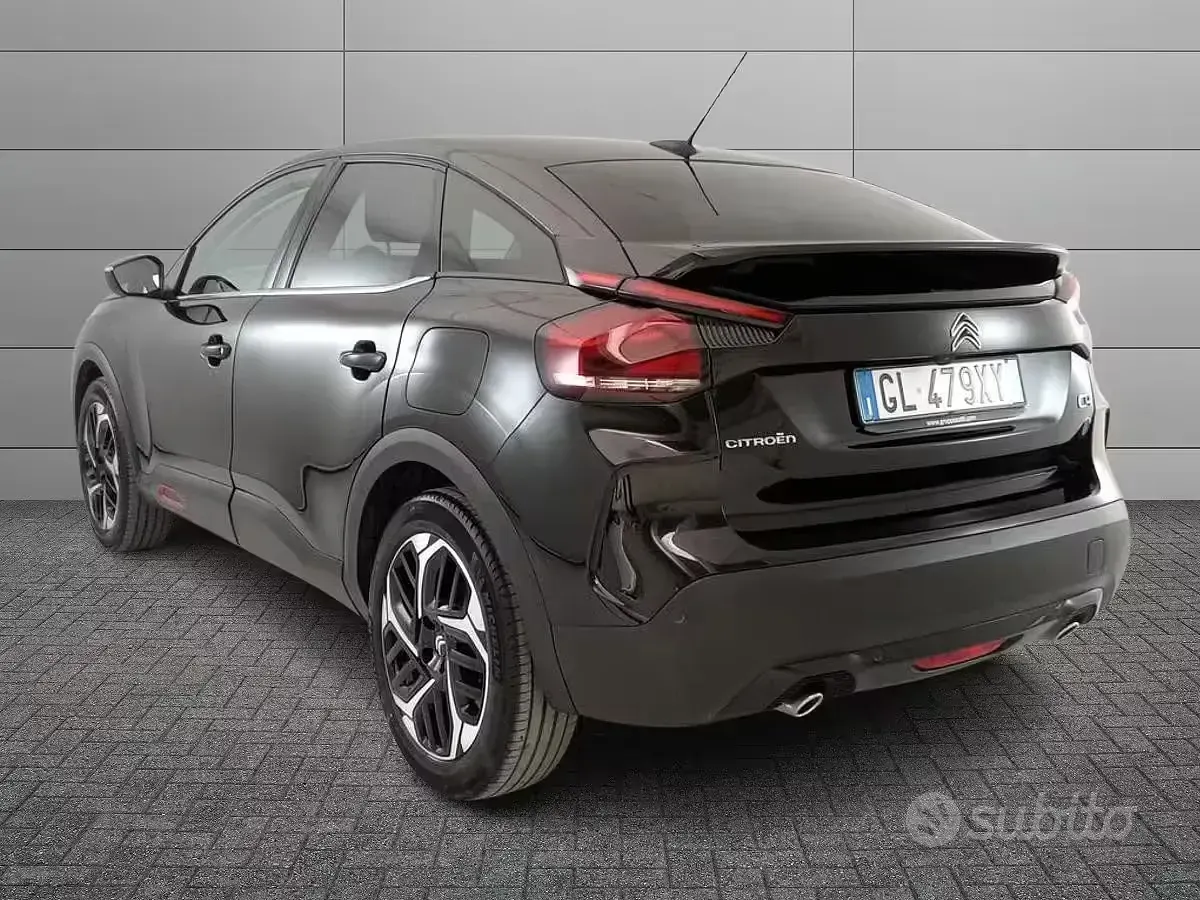 Usado Citroën C4 Feel 131 CV (96 kW) 2023 Negro SUV
