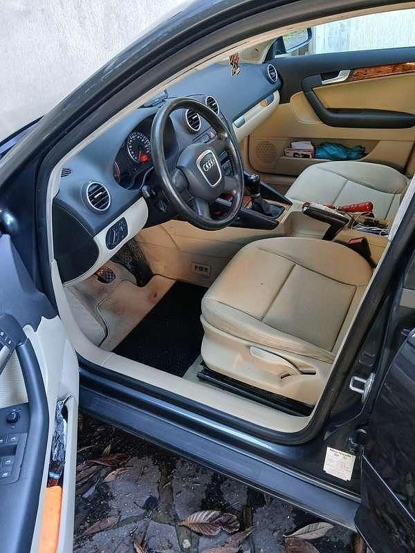 Usata Audi A3 Ambiente 140 CV (102 kW) 2005 Grigio Utilitaria