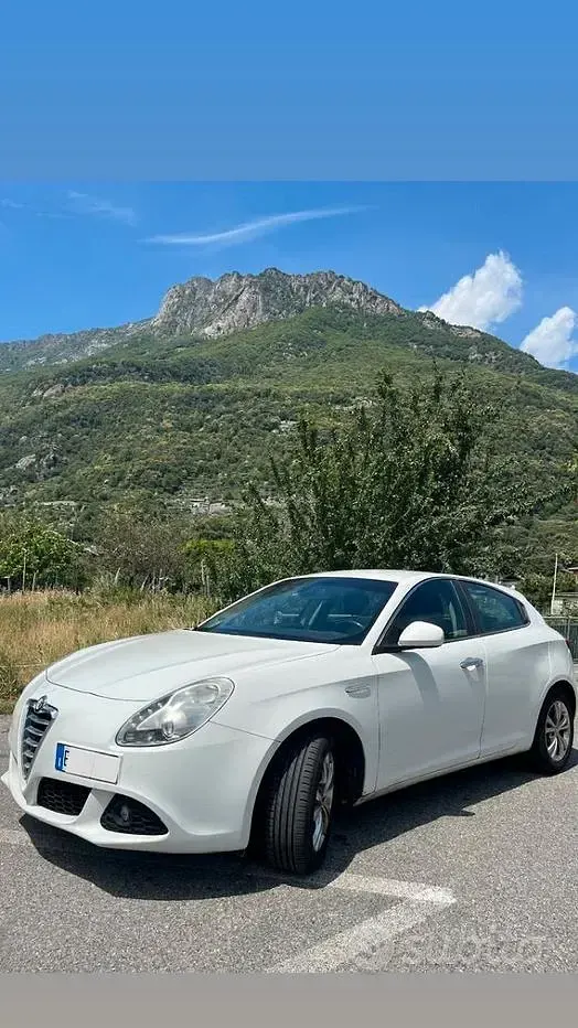 Usata Alfa Romeo Giulietta 105 CV (77 kW) 2011 Bianco Utilitaria