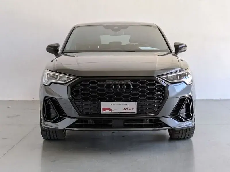 Usata Audi Q3 Sportback S-Line 150 CV (110 kW) 2024 Grigio daytona perla SUV