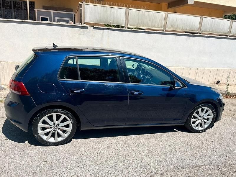 Usata VW Golf VII Highline 116 CV (85 kW) 2017 Blu Utilitaria