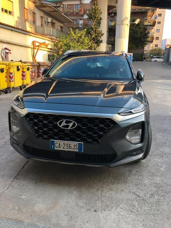 Grigio Usata 2020 Hyundai Santa Fe SUV | 23.500 € (Molto cara) - Immagine 1/4