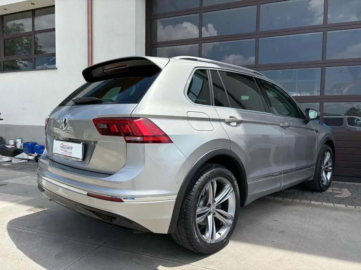 Usata VW Tiguan R-line 116 CV (85 kW) 2020 Argento SUV