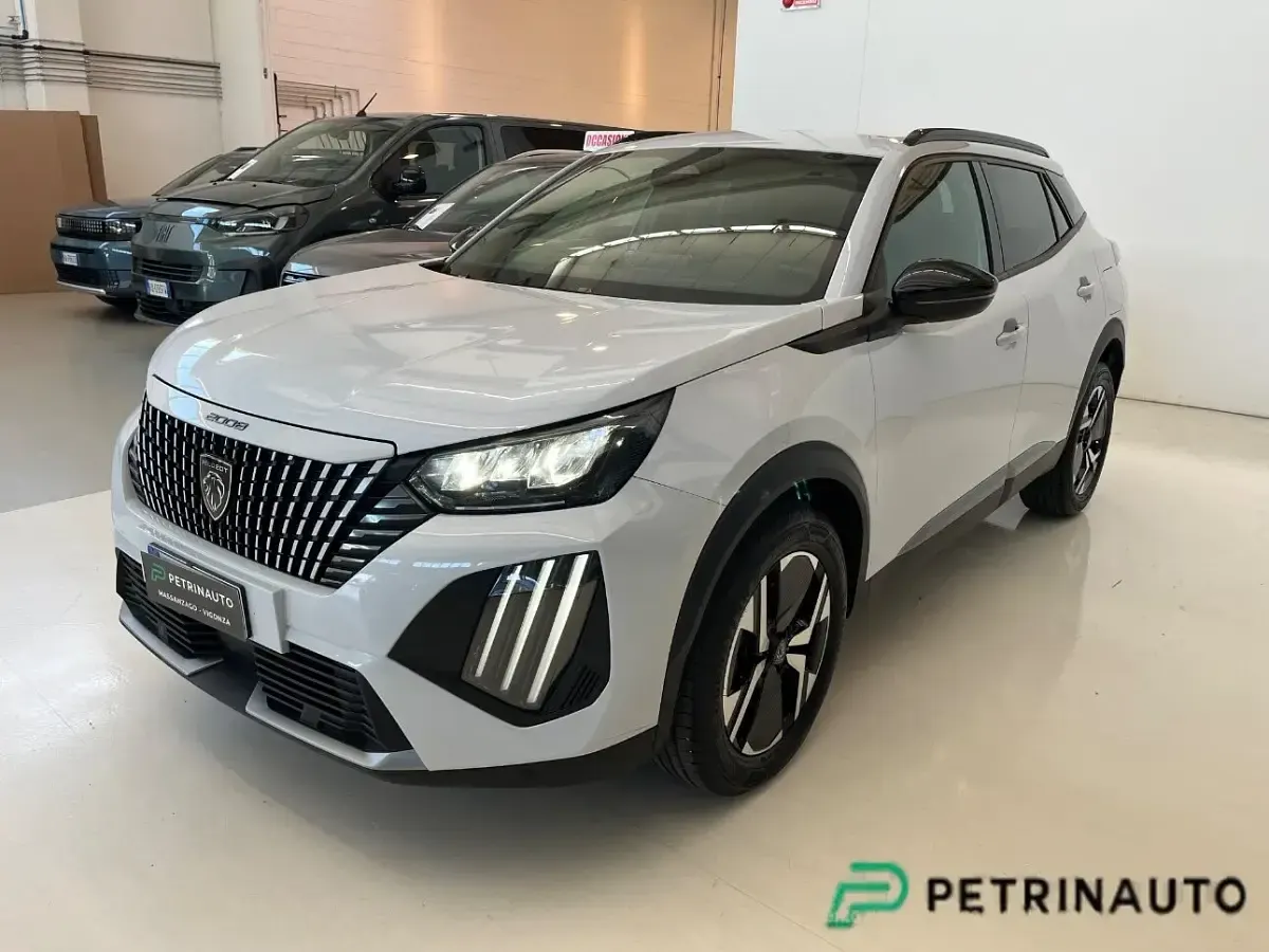 Usata Peugeot 2008 101 CV (74 kW) 2025 SUV