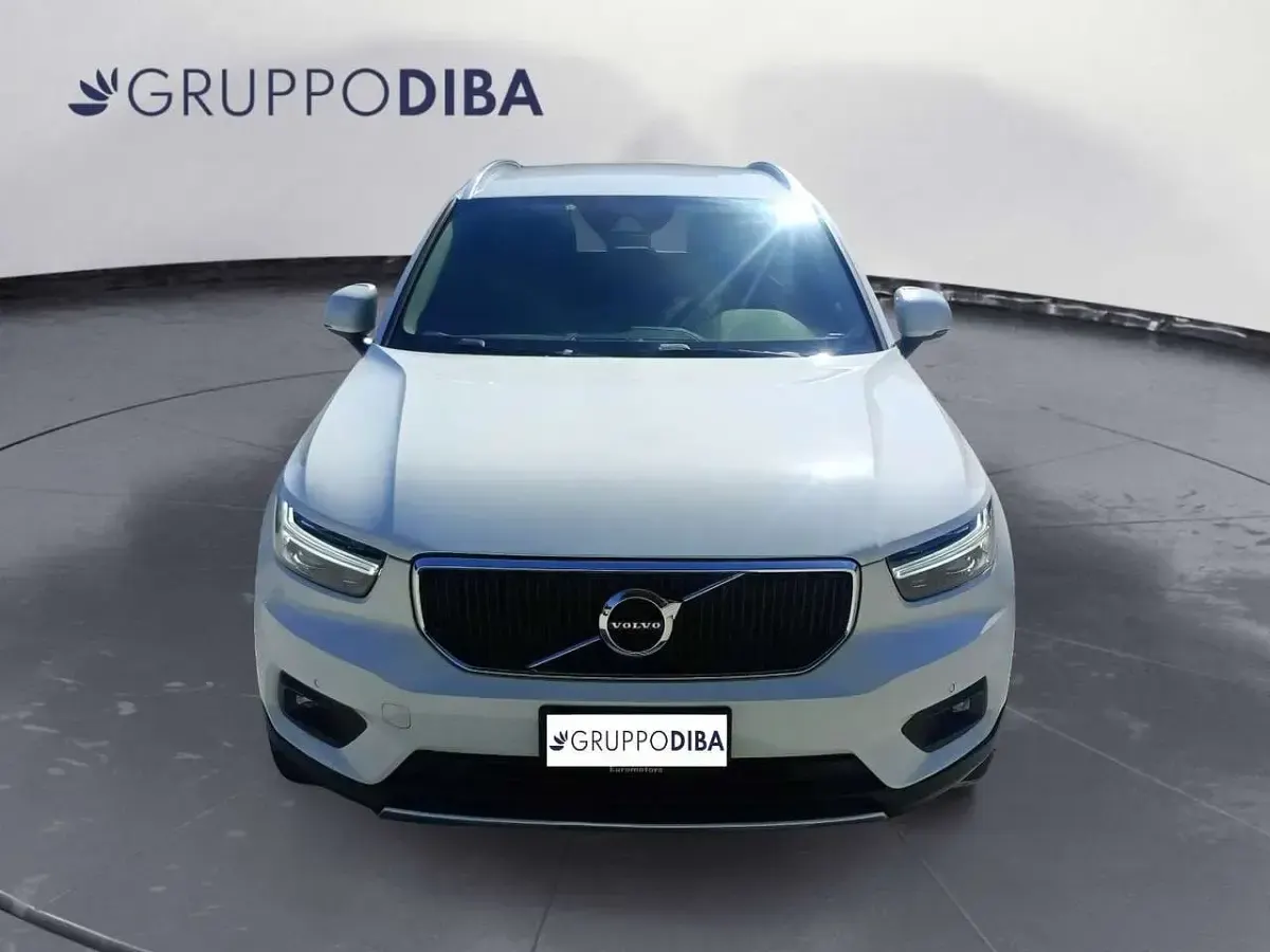 Usata Volvo XC40 Momentum 150 CV (110 kW) 2020 Bianco SUV