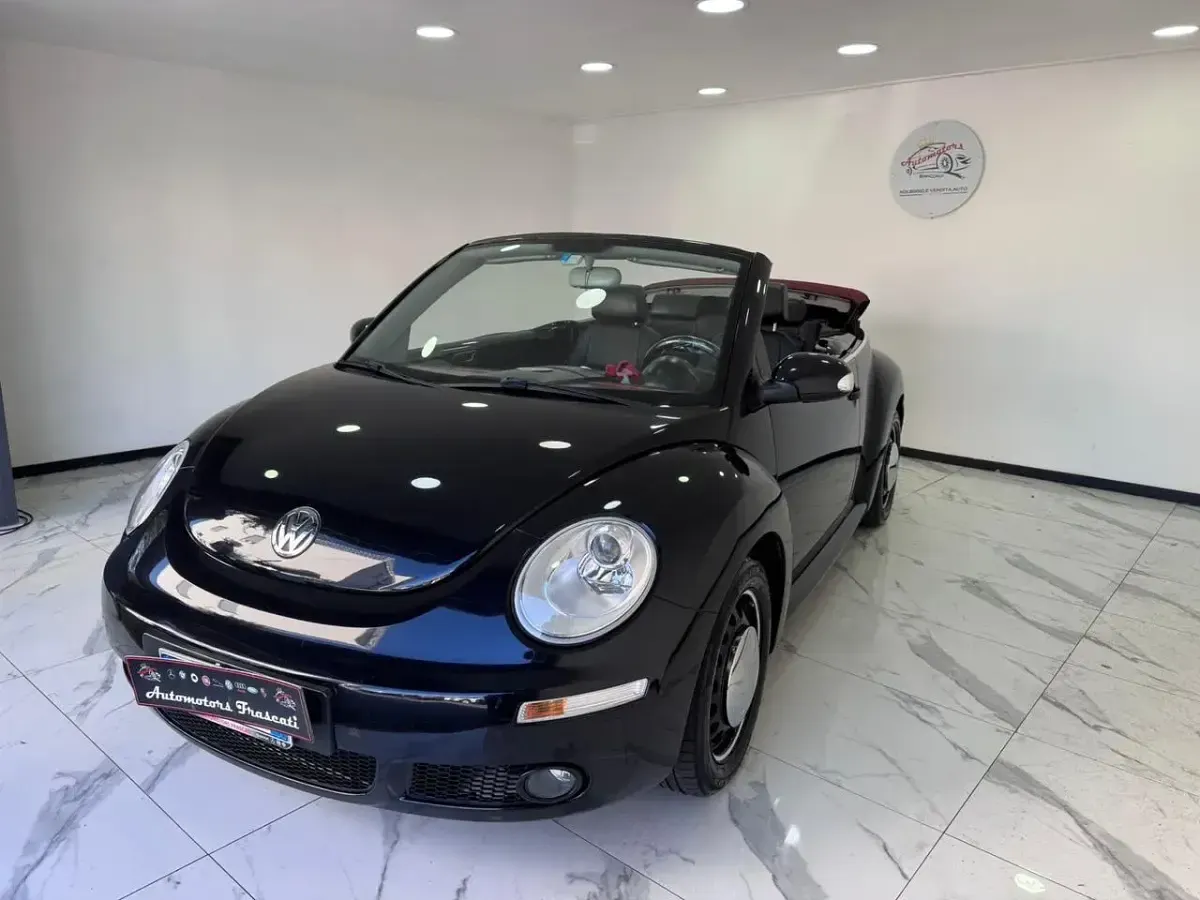 Usado VW New Beetle 105 CV (77 kW) 2007 Negro Utilitario