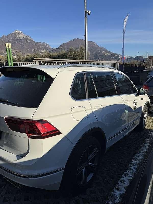 Usata VW Tiguan R-line 177 CV (130 kW) 2019 Bianco SUV