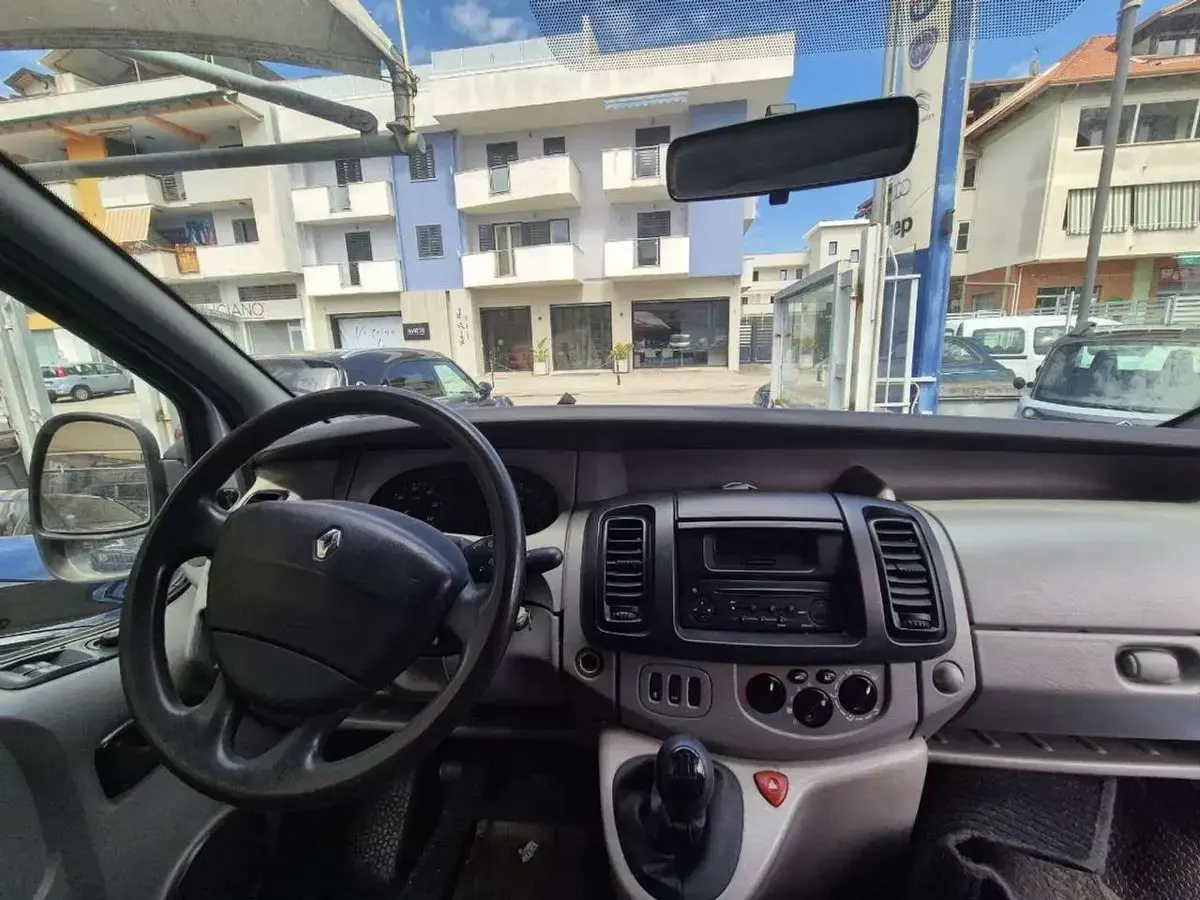 Usata Renault Trafic 114 CV (83 kW) 2007 Bianco Monovolume