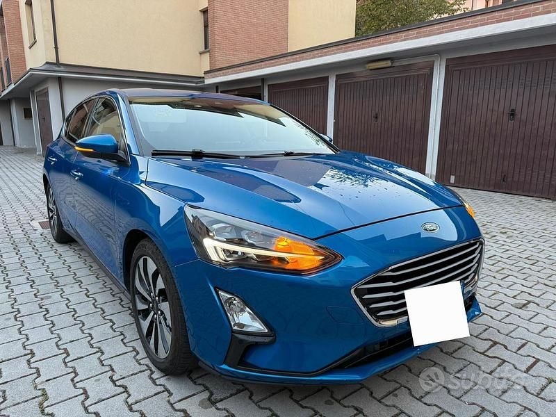 Usata Ford Focus Titanium 120 CV (88 kW) 2019 Blu Berlina