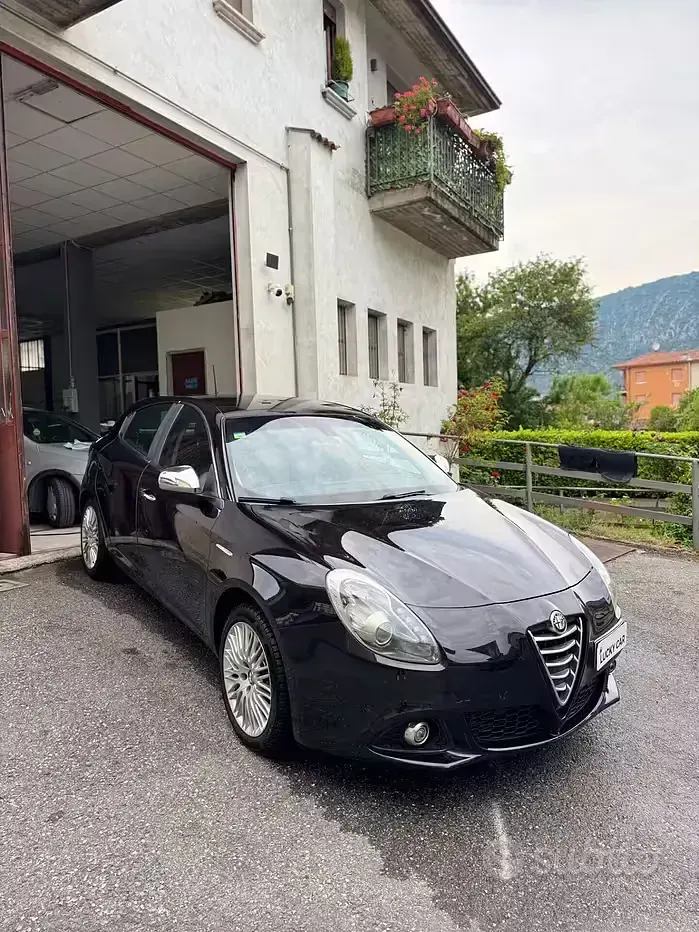 Usata Alfa Romeo Giulietta Exclusive 150 CV (110 kW) 2015 Nero Utilitaria