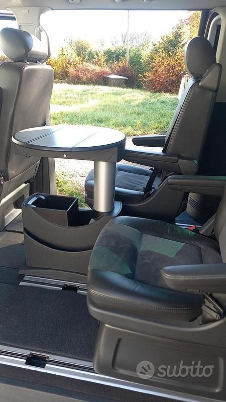 Usata VW Multivan Highline 174 CV (127 kW) 2008 Marrone Furgone