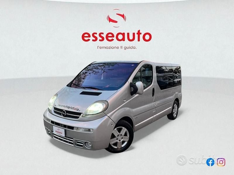 Usata Opel Vivaro 135 CV (99 kW) 2005 Grigio Monovolume