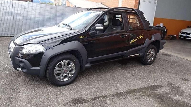Usata Fiat Strada 95 CV (69 kW) 2013 Nero Pick-up