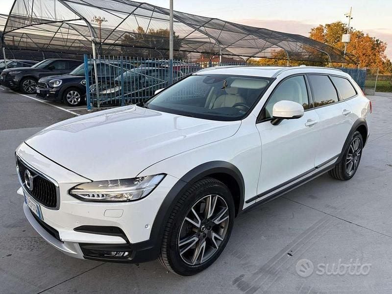 Usata Volvo V90 CC Pro 235 CV (172 kW) 2018 Bianco Station wagon