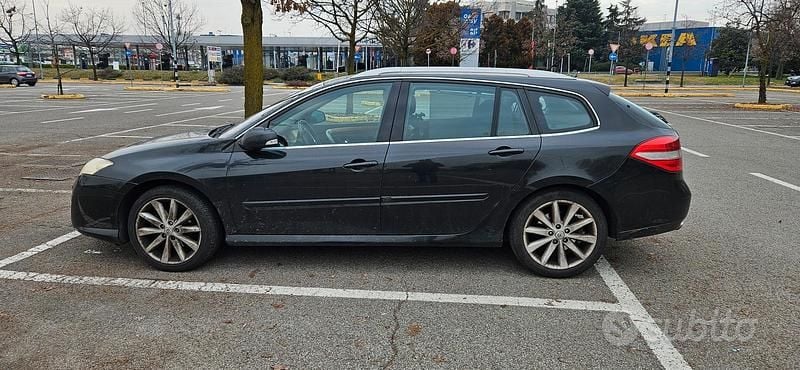 Usata Renault Laguna III 150 CV (110 kW) 2008 Nero Station wagon