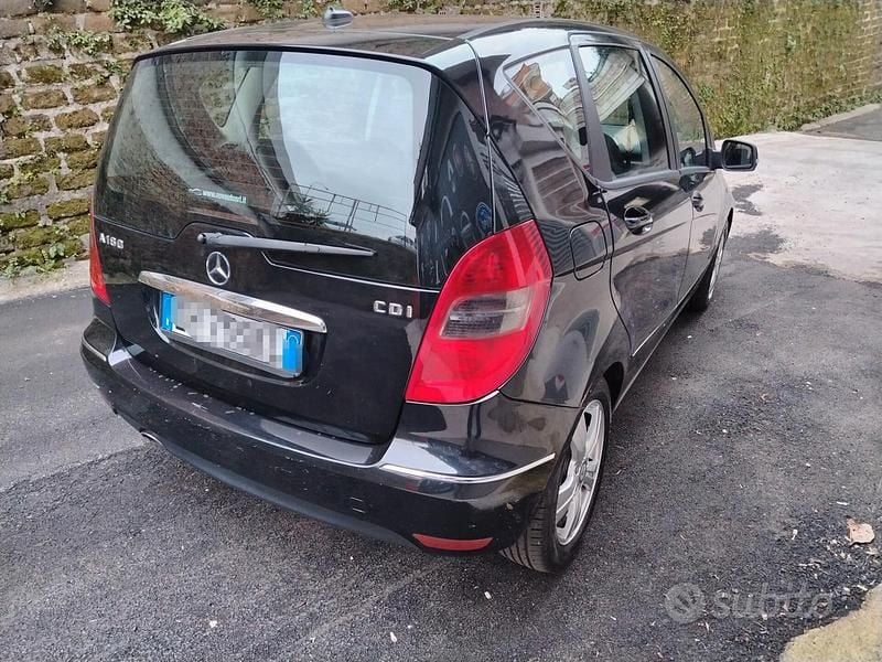 Usata Mercedes A180 108 CV (79 kW) 2010 Nero Berlina