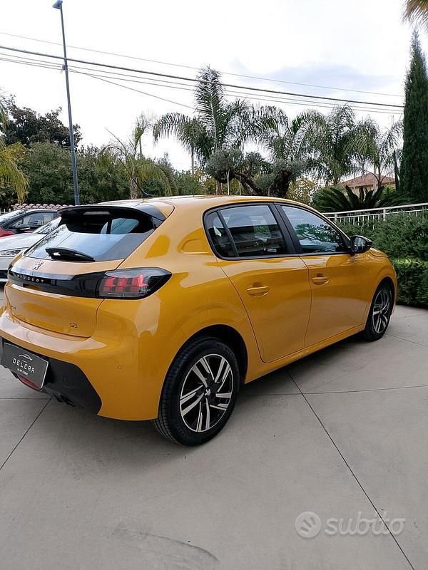 Usata Peugeot 208 Active 74 CV (54 kW) 2023 Giallo Utilitaria