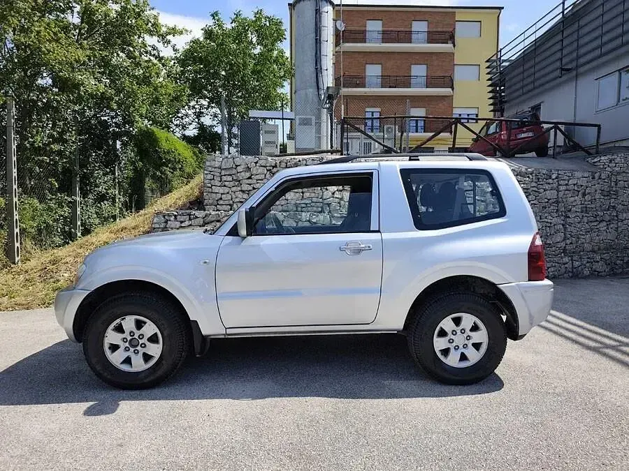 Usata Mitsubishi Pajero 116 CV (85 kW) 2004 Argento SUV