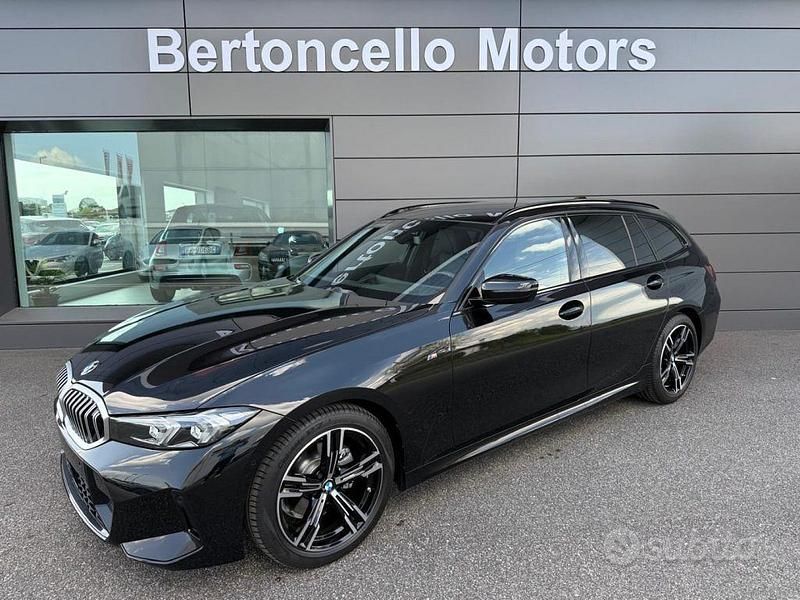 Nero Usata 2024 BMW 320e M Sport Station wagon | 46.900 € (Ottimo prezzo) - Immagine 1/4