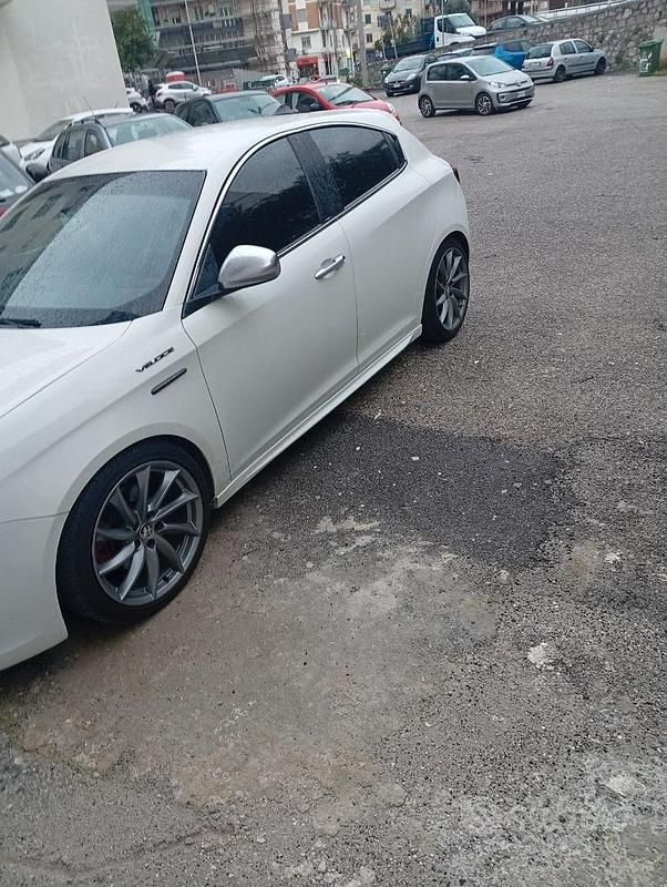 Usata Alfa Romeo Giulietta 140 CV (102 kW) 2011 Bianco Utilitaria