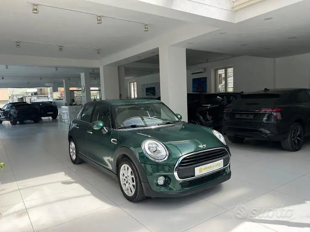 Usata Mini One D 95 CV (69 kW) 2017 Verde metallizzato Utilitaria