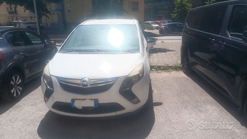 Usata Opel Zafira 150 CV (110 kW) 2013 Bianco Monovolume