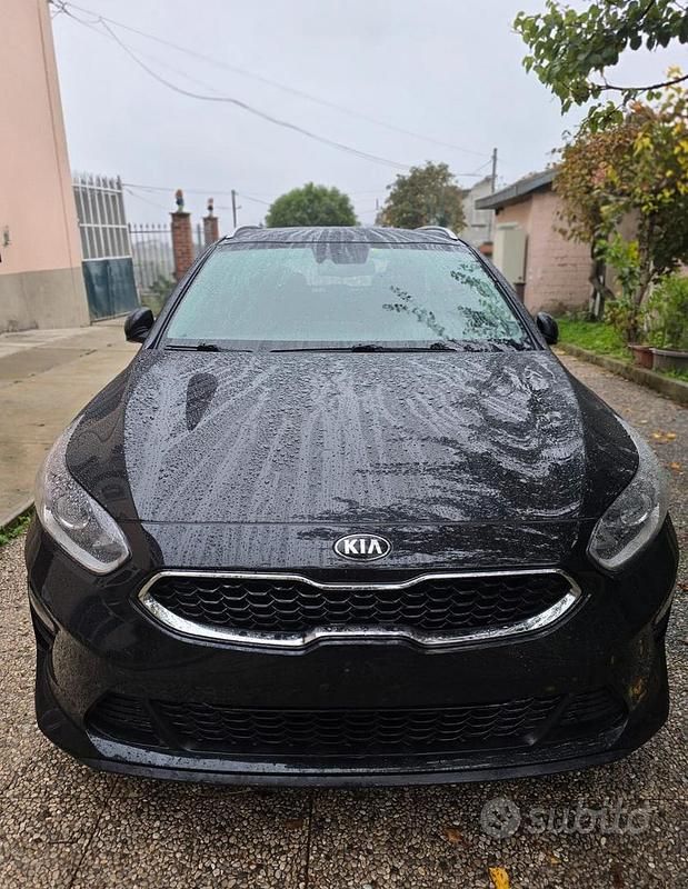 Usata Kia Ceed 115 CV (84 kW) 2020 Nero Utilitaria