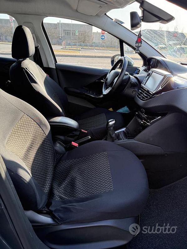 Usata Peugeot 208 2016 Utilitaria