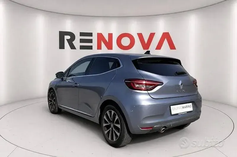 Usata Renault Clio V Techno 101 CV (74 kW) 2023 Grigio Berlina