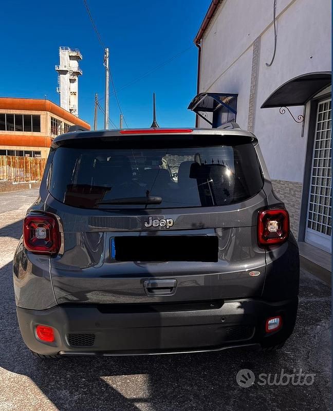 Usata Jeep Renegade 120 CV (88 kW) 2023 Grigio SUV