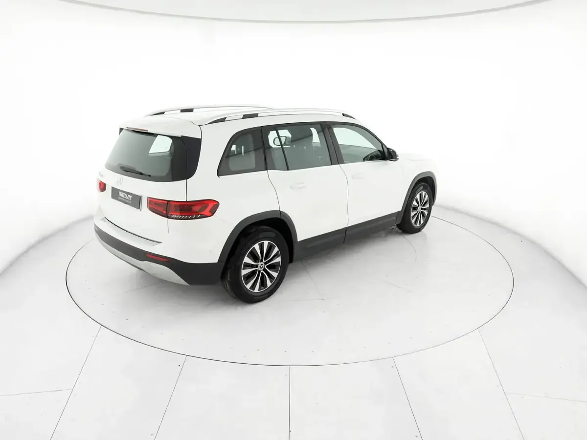 Usata Mercedes GLB200 Business 150 CV (110 kW) 2022 Bianco polare SUV
