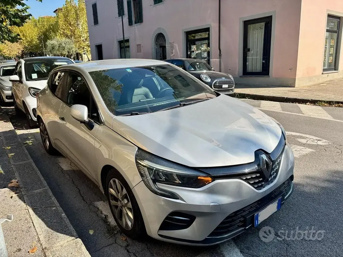 Usata Renault Clio V Intens 101 CV (74 kW) 2021 Grigio Berlina