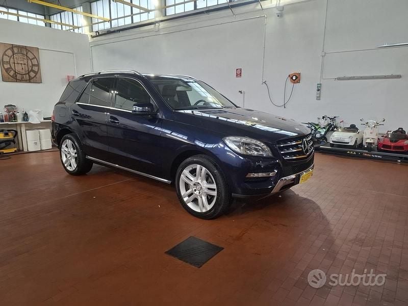 Käytetty Mercedes ML250 Premium 204 HP (150 kW) 2013 Sininen Katumaasturi