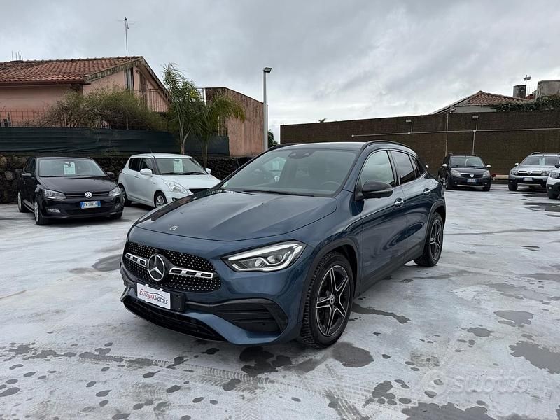 Usata Mercedes GLA200 Premium 150 CV (110 kW) 2022 Blu SUV
