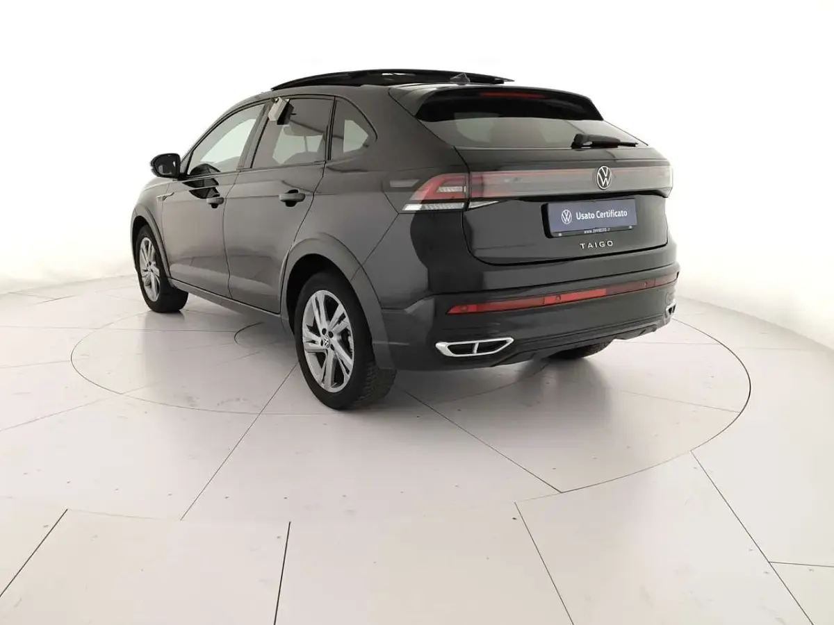 Usata VW Taigo R-line 110 CV (80 kW) 2023 Deep black perlato SUV
