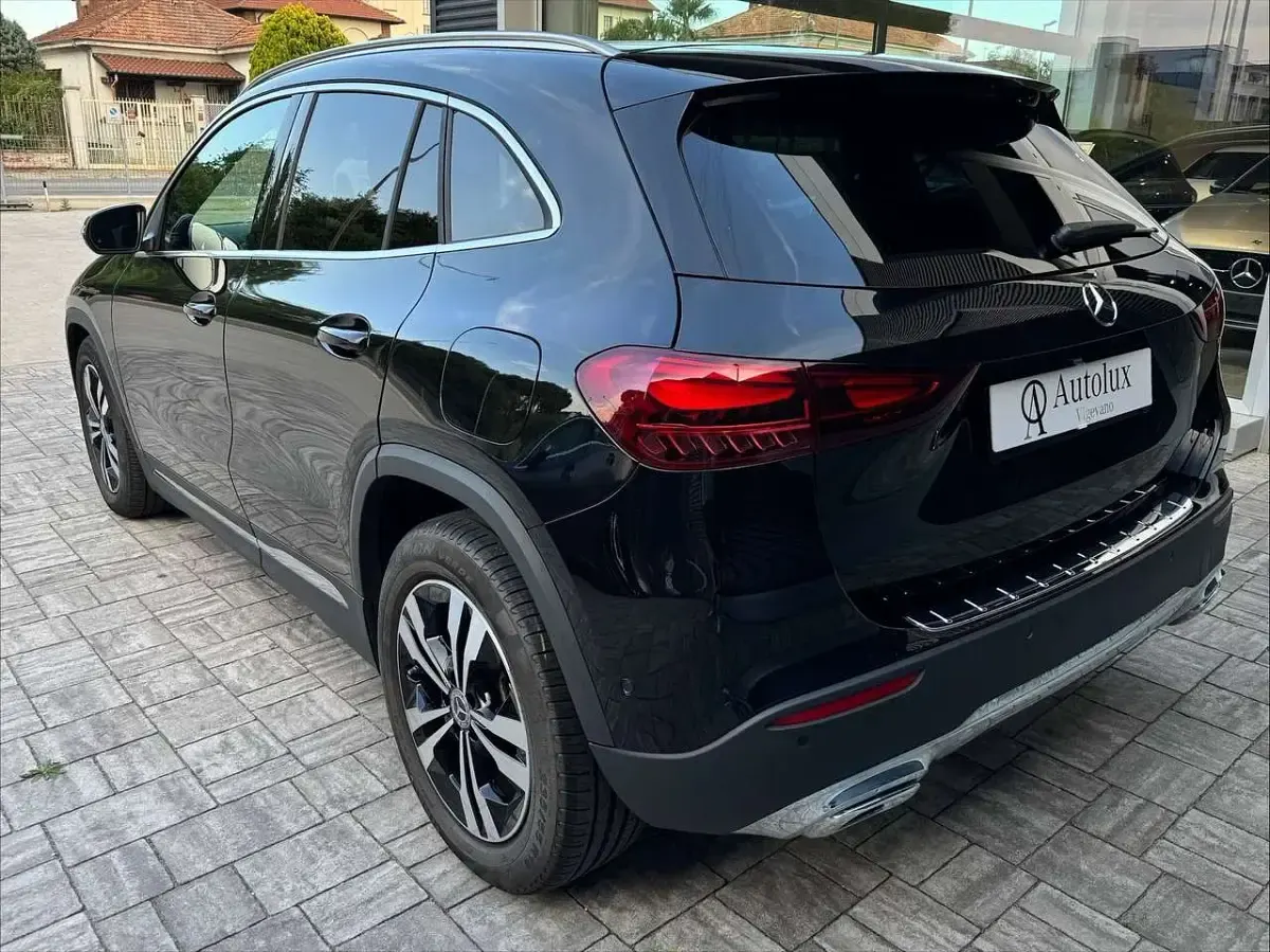 Usata Mercedes GLA180 Advanced 136 CV (100 kW) 2025 Nero cosmo SUV